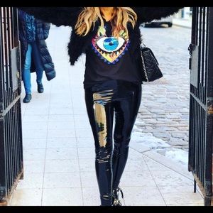 Black Heart Eye T - Shirt TREND